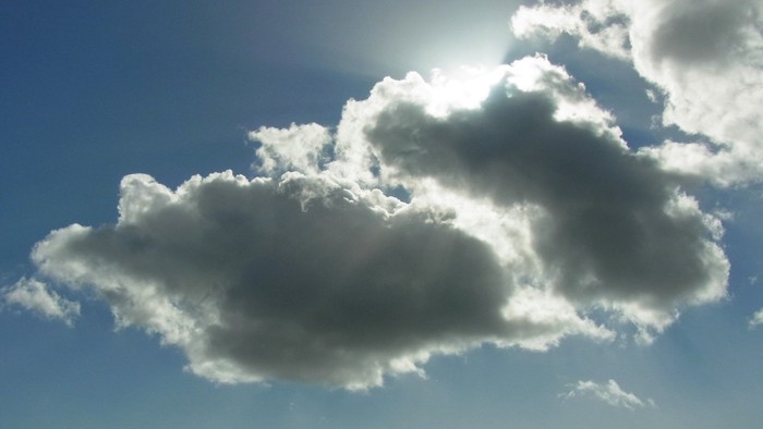 Wolken, Sonne dahinter