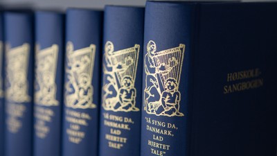 Blå bogudgaver med guldtryk af H.C. Andersens eventyr