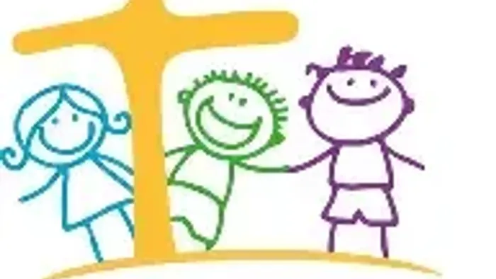 Buntes Logo für den KinderGottesdienst mit drei Kindern, die ein Kreuz halten, als Symbol für den Kindergottesdienst.