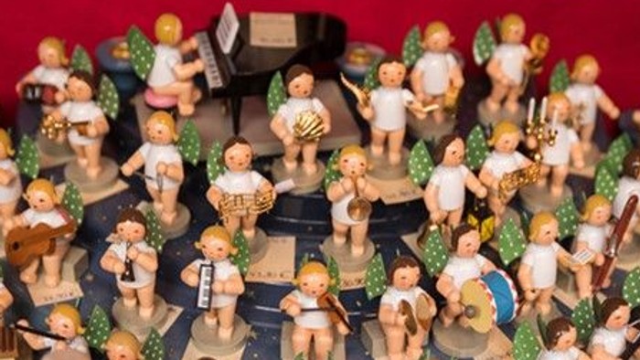 Gemeindebrief der Ev.-Ref. Kirchengemeinde Obersuhl, Ausgabe 4/2024 mit Weihnachtsgrüßen und Kalender.