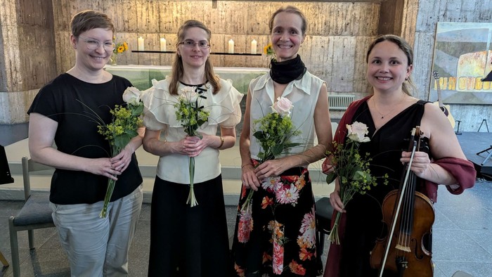Gruppenfoto der 4 Musikerinnen des Konzertes (ohne 2. Violine)