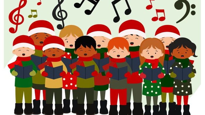 En gruppe børn synger juleviser med Santa-hatter og juledekor.