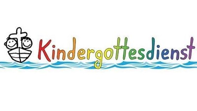 Bunter Schriftzug "Kindergottsdienst" mit Schiff-Illustration.