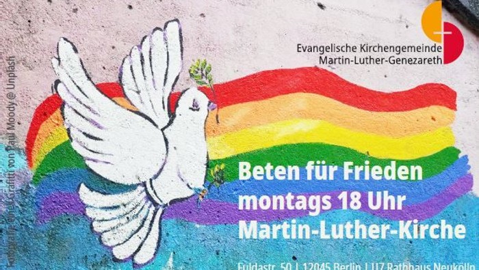Farbenfrohes Plakat mit Taube und Regenbogen für Martin-Luther-Kirche