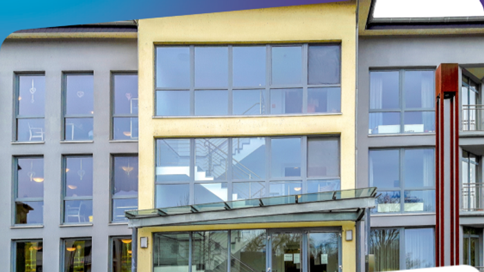 Das Bild zeigt das Lutherhaus von Außen mit der Ankündigung des Gottesdienstes am Samstag, 14. Februar 2026 um 16.00 Uhr.