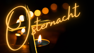 Leuchtende Kerzen bei Osternacht