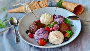 ice-cream-3611698_1280.jpg