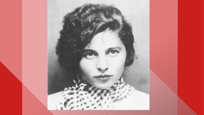 Schwarz-Weiß-Porträt mit Text auf Deutsch: *„Bin nur ein armer Großstadtspatz“* von Marlene Köhl.