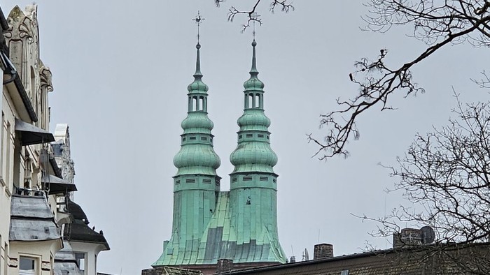 Friedenskirche im November 2025 vom Bebelplatz aus fotographiert