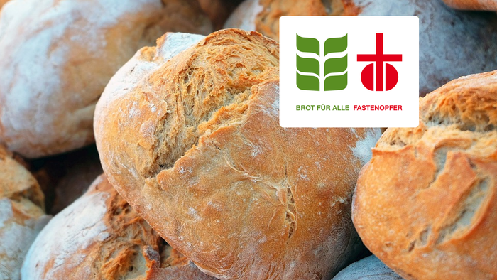 Frische Brote mit Logo von Brot für alle Pastenopfer
