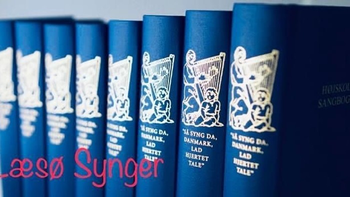 Blå bogserier med hjerte- og hammersymboler og teksten 