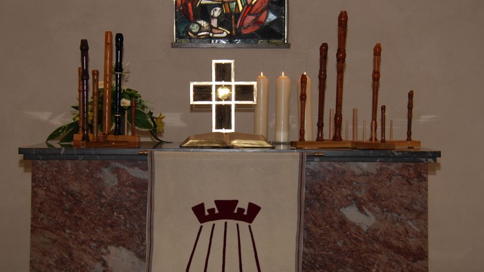 Altar Gustav-Adolf-Kirche Kleinkrotzenburg mit Flöten