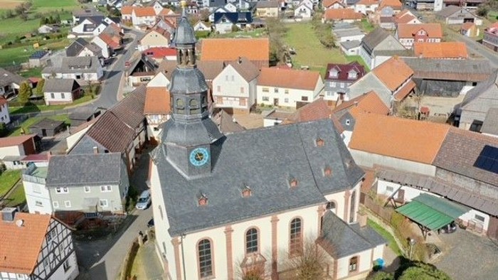Drohnenaufnahme der Kirche Mariae Himmelfahrt, Emsdorf
