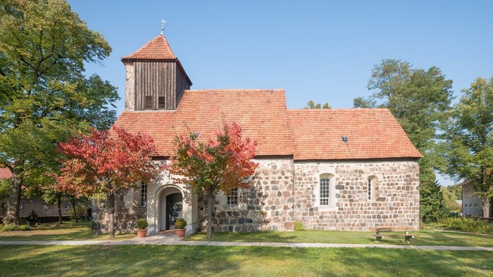 Dorfkirche Deutsch Wusterhausen von außen