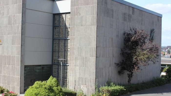 Außenansicht der katholischen Kirche Melsungen