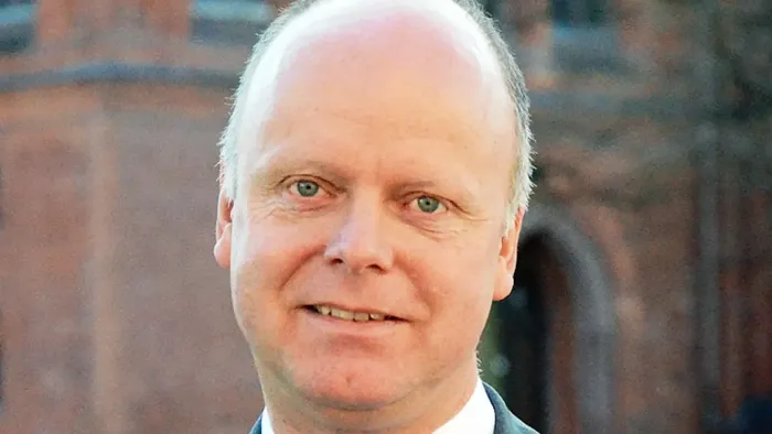 Ein Proträt von Oliver Albrecht, Propst für Rhein-Main mit Dienstsitz in Wiesbaden