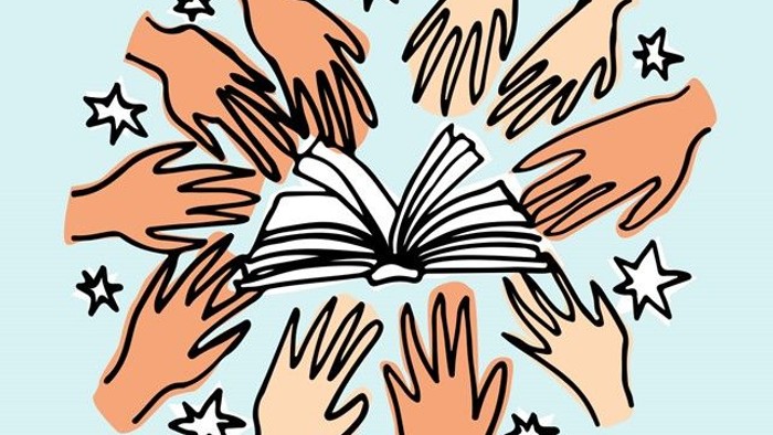 Hænder omkranser en åben bog, symbolsk illustration af samvirke og læsning