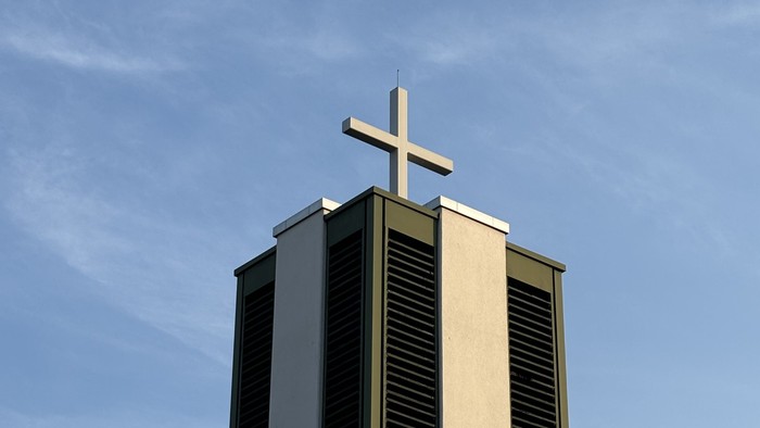 Kirchturm der ev. Christuskirche Taunusstein-Hahn