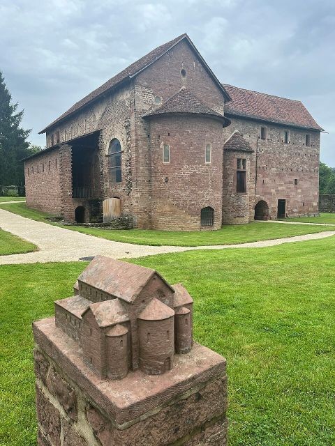 Einhardsbasilika Steinbach