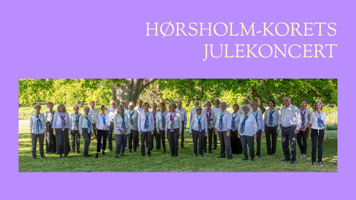 En gruppe korister i hvide skjorter og mørke bukser står i en park og synger.