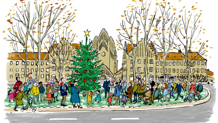 En julemarkeds scene med en stor juletree og en folkemængde.