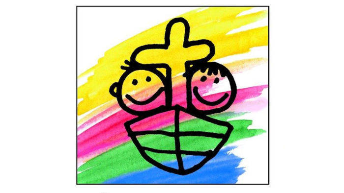 Das Logo des Gesamtverbandes für Kindergottesdienst in der EKD ist ein gezeichnetes Schiff mit zwei lachenden Gesichtern und einem Kreuz vor einem buntem Hintergrund.