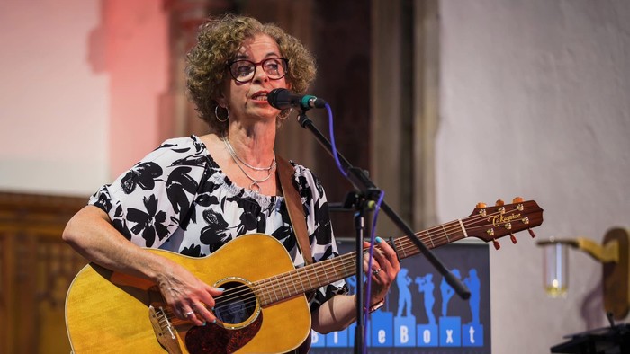 Wendy Arrowsmith Folk Singer