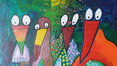 Farverige, fantasifulde fugle med overdrevne træk står i et farverigt, abstrakt naturlandskab.