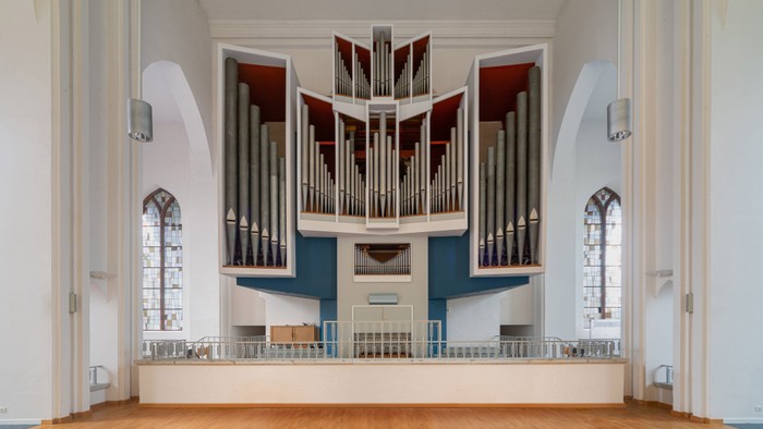 Die Orgel auf der Empore