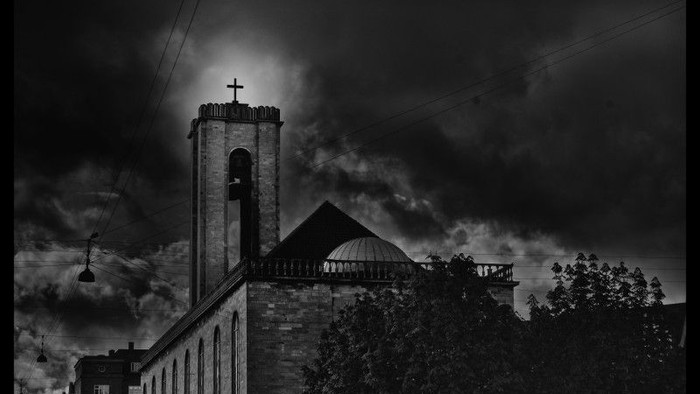 Skt. Lukas Kirke om aftenen