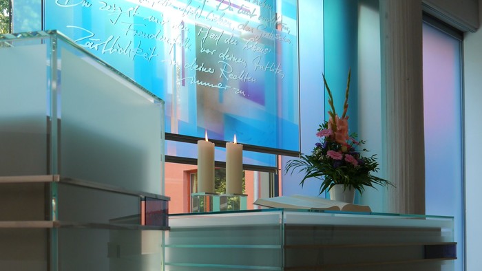 DSH Glaswand mit Spruch aus Ps. 16,8bff