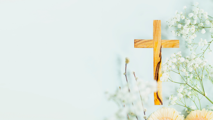 Et hvidt kryds med blomster og blå opskrift