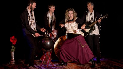 Foto af Stine Michel  og musikere fra musikfortælling Den lille Prins