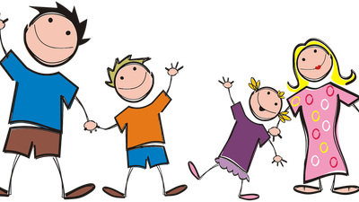 Fire børn danser og har sjov.