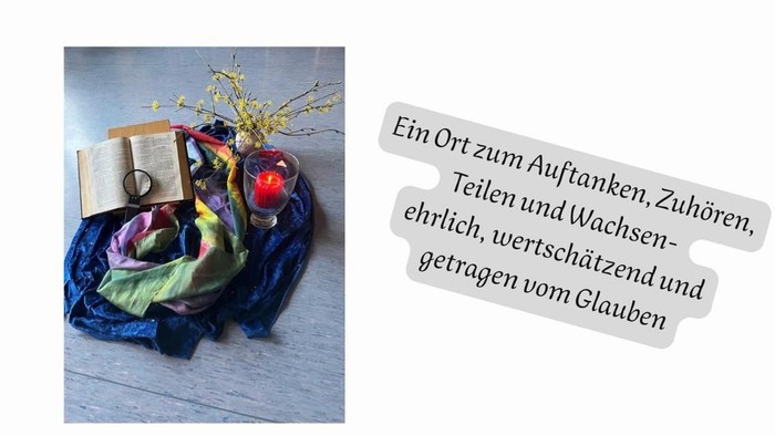 Tuch mit Bibel, Pflanze, Kerze - Frauenkreis