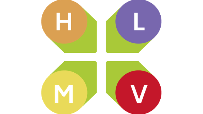 Das Bild zeigt ein Logo mit vier farbigen Kreisen und Buchstaben H, L, M, V sowie Text in deutscher Sprache