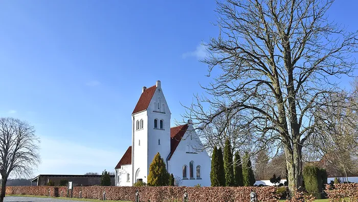 Villingerød Kirke set fra sydøst - vinter