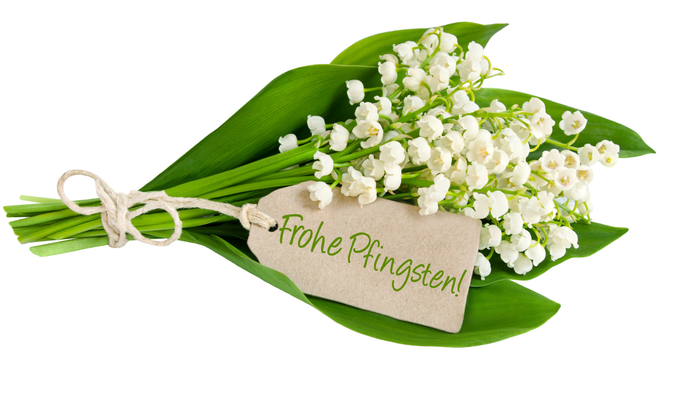 Ein Strauß weißer Blumen mit einer Karte 