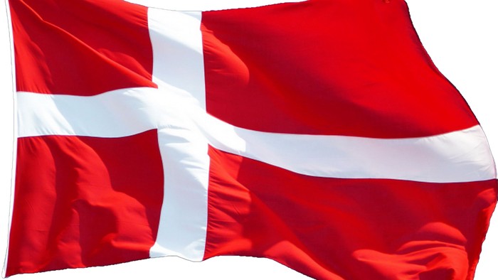 Det danske flag, kendt som Dannebrog, har et hvidt kors på en rød baggrund.