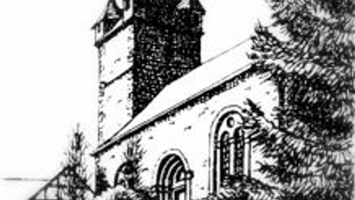 Skizze einer historischen Kirche mit hohem Kirchturm, umgeben von Grünflächen und Steinmauern.