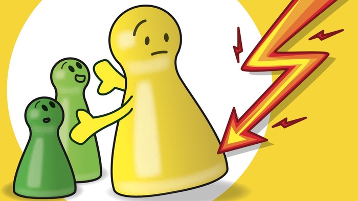 Drei Spielsteine, zwei grüne und einer gelbe, mit Ausrufezeichen als Gesichtern, einer gelber hält einen Hammer und schlägt auf den anderen gelben ein, mit einem Blitz daneben