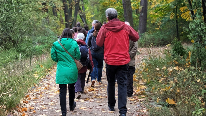 Spaziergänger von hinten