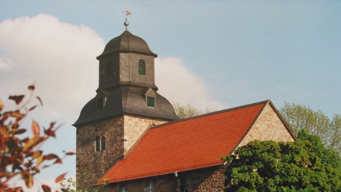 Außenansicht der evangelischen Kirche in Hohenkirchen. 