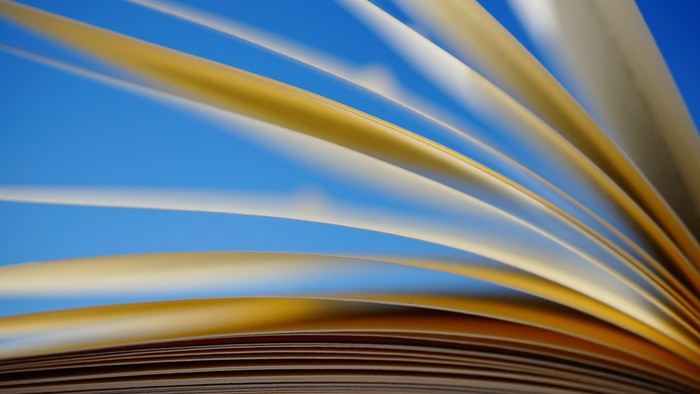 aufgeblättertes Buch