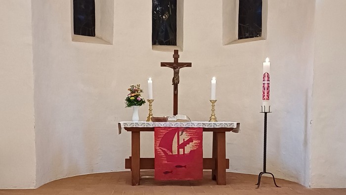 Altar in der Dorfkirche Marienfelde 