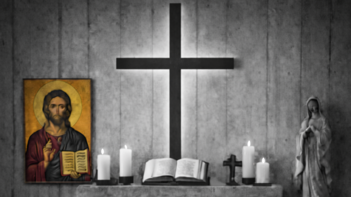 Zwei Personen meditieren oder beten in einer feierlichen Kapelle mit religiösen Ikonen und Kerzen.