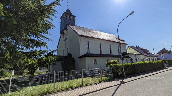 Kirche_Hl_Geist_Raunheim.jpg