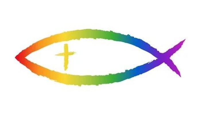 Regenbogenfarbener Fisch mit einem Kreuz im Inneren, der Einheit und Glauben symbolisiert.