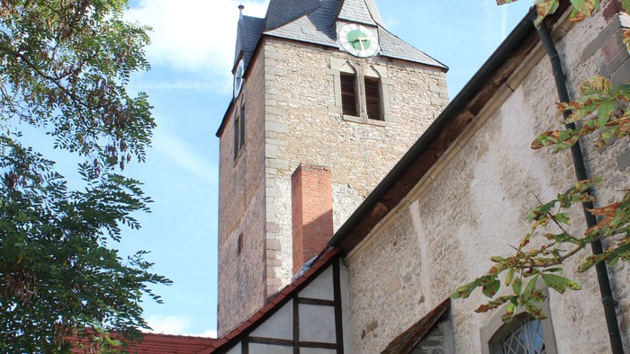 Außenansicht der evangelischen Margaretenkirche in Breuna. 