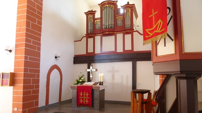 Ev. Kirche Queckborn, Altarraum